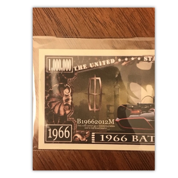BRAND NEW!💯 1966 BATMAN NOVELTY NOTE WITH SIX 8.5x11 GLOSSY POSTERS BUNDLE SET - Picture 7 of 17